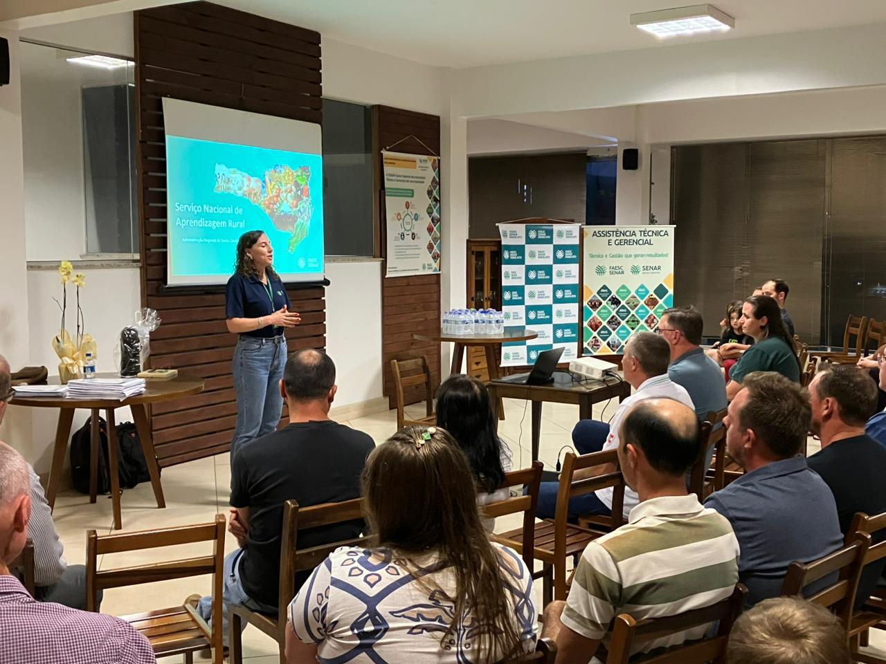 Evento em Pinhalzinho destaca resultados do Programa ATeG/Senar na bovinocultura de leite