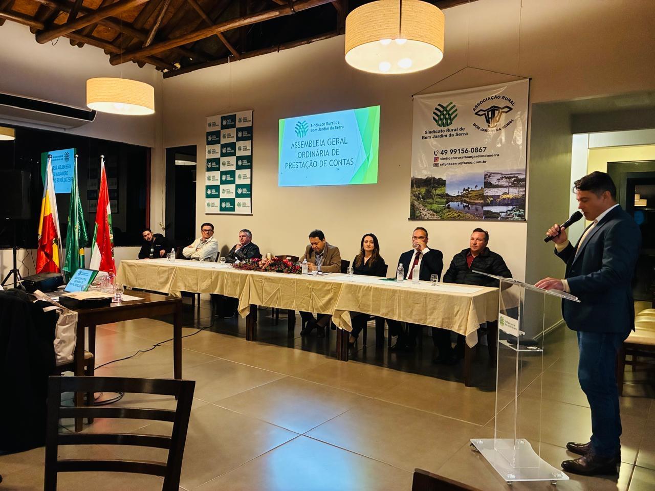 Seminário de Líderes presta contas do ano e homenageia sócio emérito em Bom Jardim da Serra