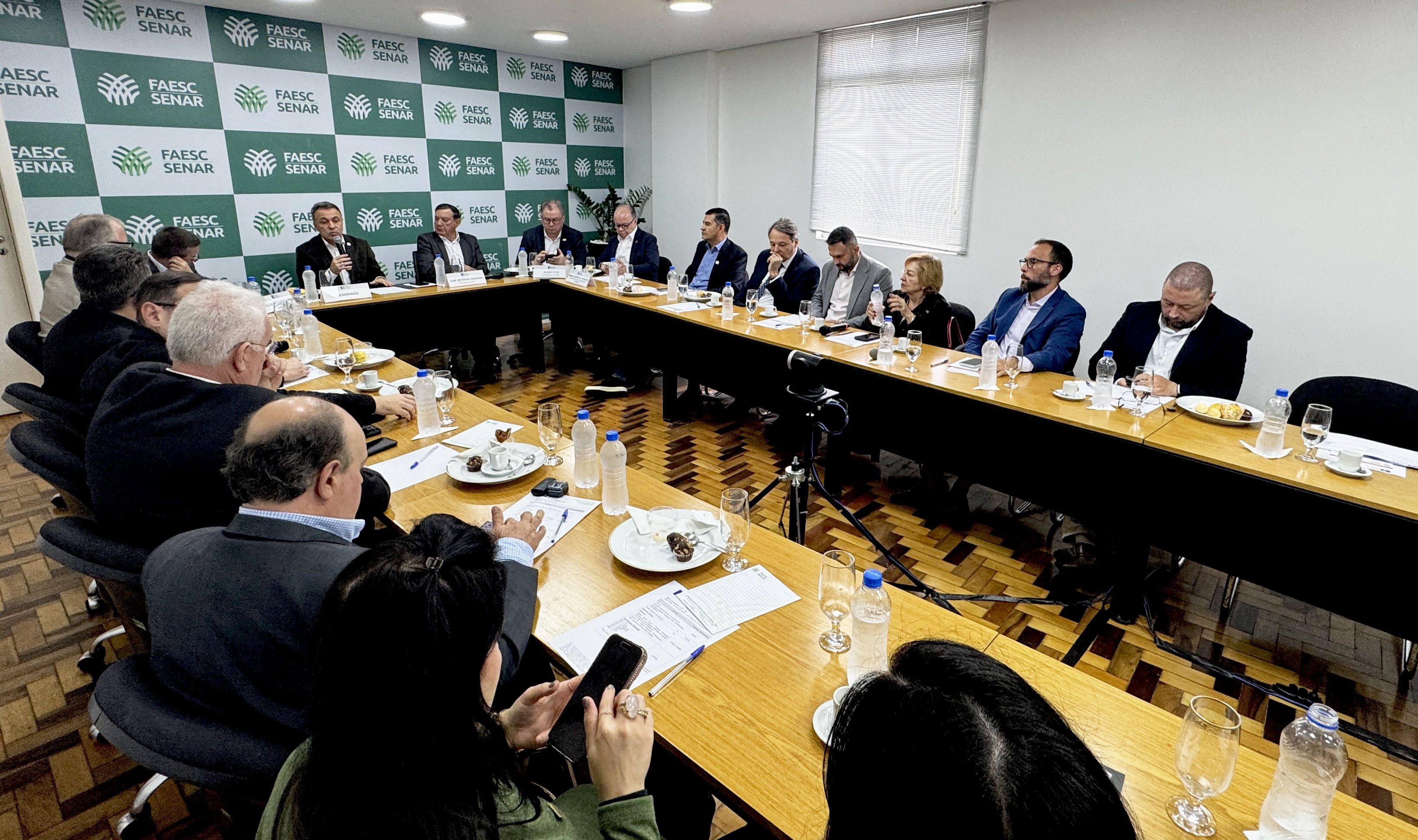 Setor produtivo debate crise do agronegócio e investimentos em rodovias