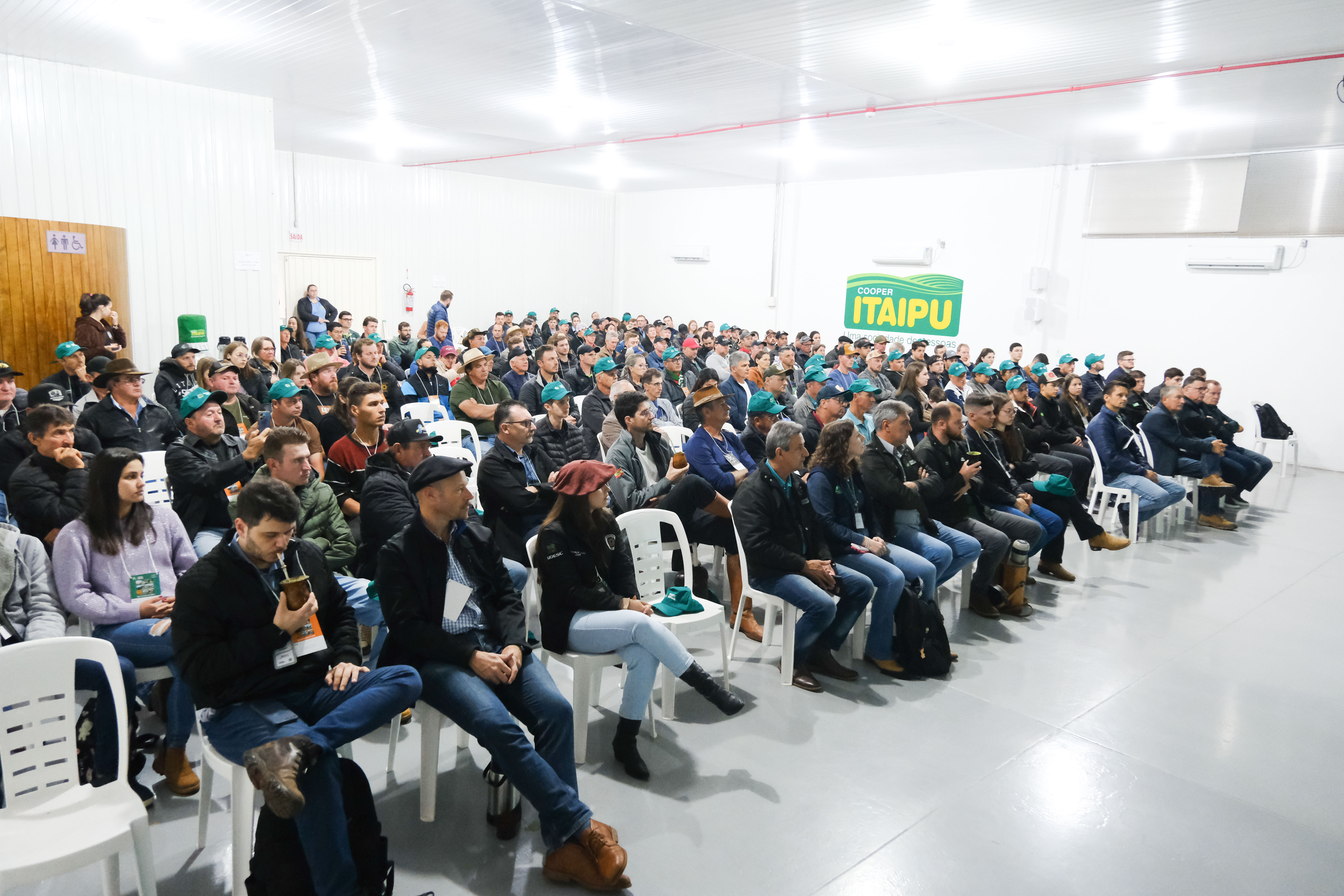 Dia de Campo em Pinhalzinho destaca importância de investir em forragens de inverno