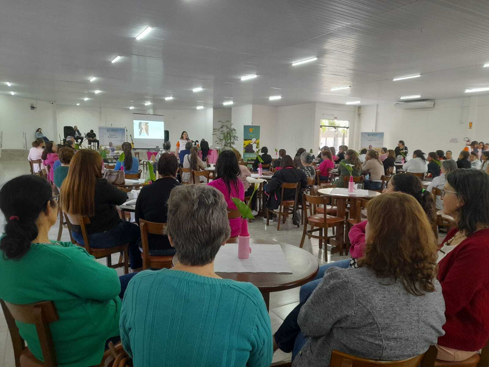 Vargem Bonita reúne 150 mulheres do campo em ação voltada à saúde do público feminino