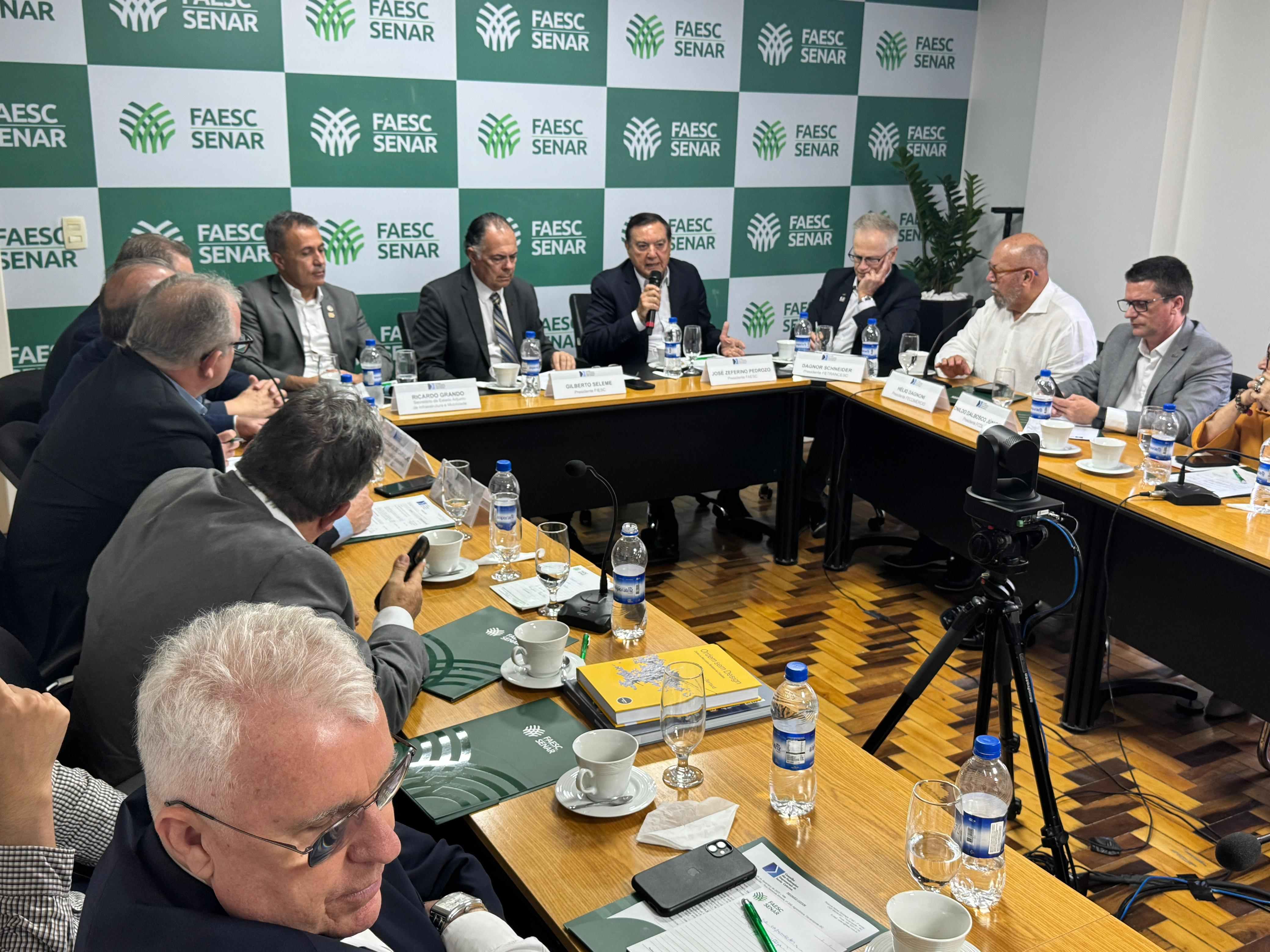 FAESC sedia reunião do COFEM que apresentou o programa Avança SC ao setor produtivo catarinense