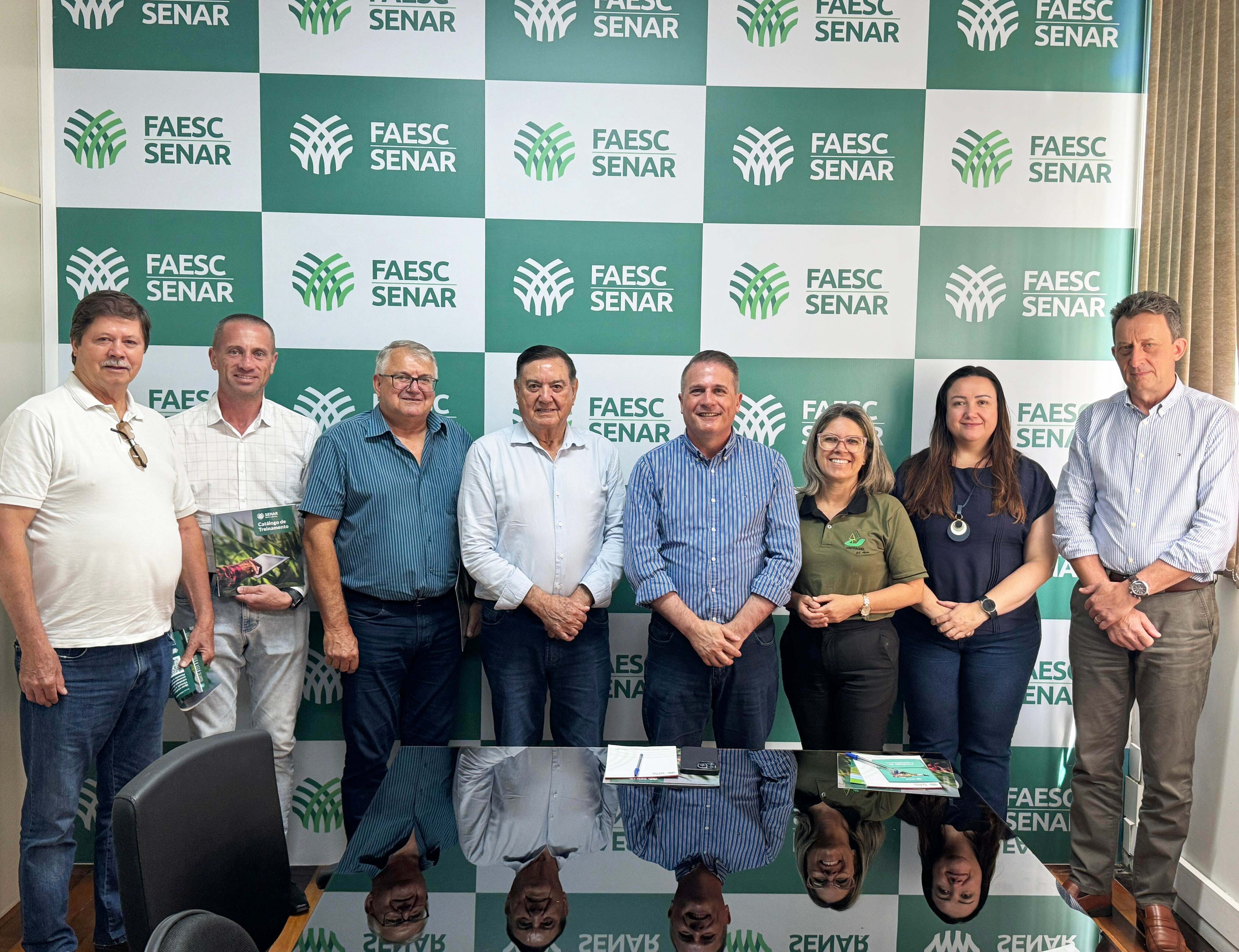 Sistema FAESC/SENAR e UNITAGRI alinham parceria para capacitação e assistência técnica no campo