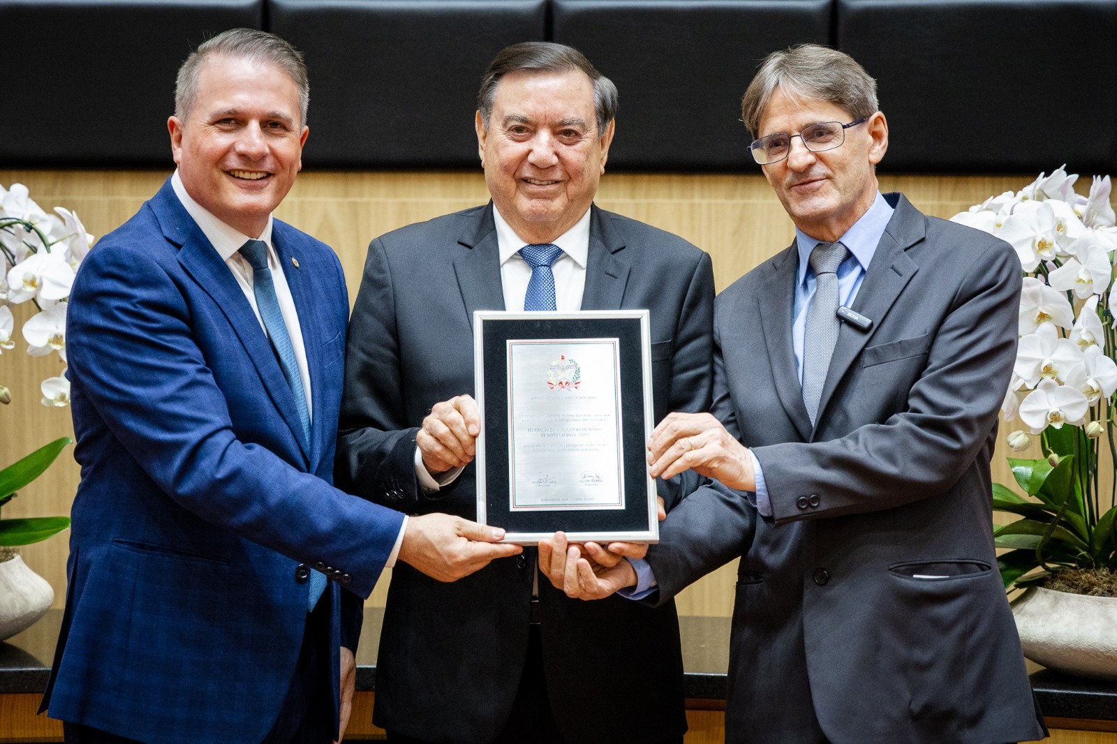 FAESC é homenageada pela parceria ao longo dos 50 anos da Embrapa Suínos e Aves