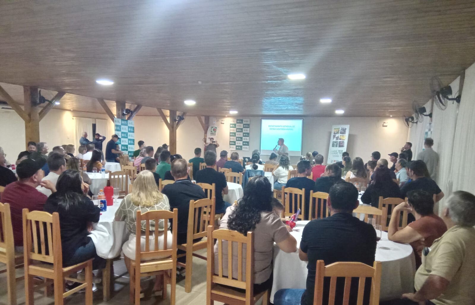 Seminário em Armazém apresenta ATeG Suinocultura e reforça importância da biosseguridade no setor