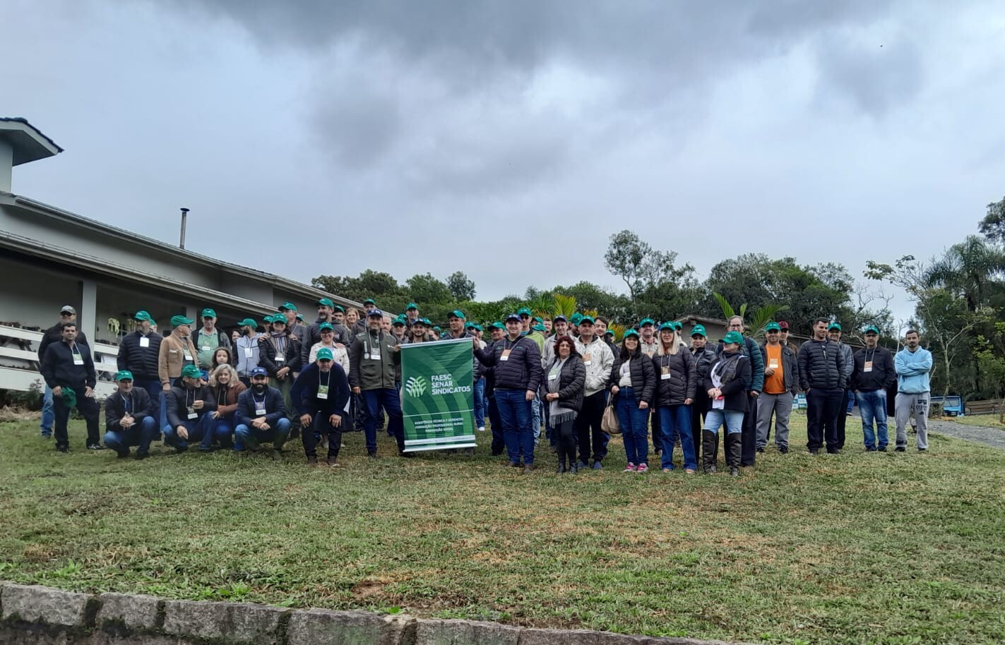 Dia de Campo Regional discute inovações da apicultura e meliponicultura em Lauro Müller