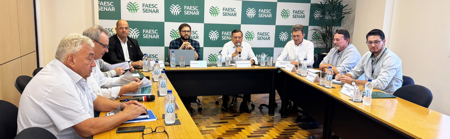 FAESC orienta produtores a conferirem propostas do Sistema CNA para o Plano Safra 2025/2026