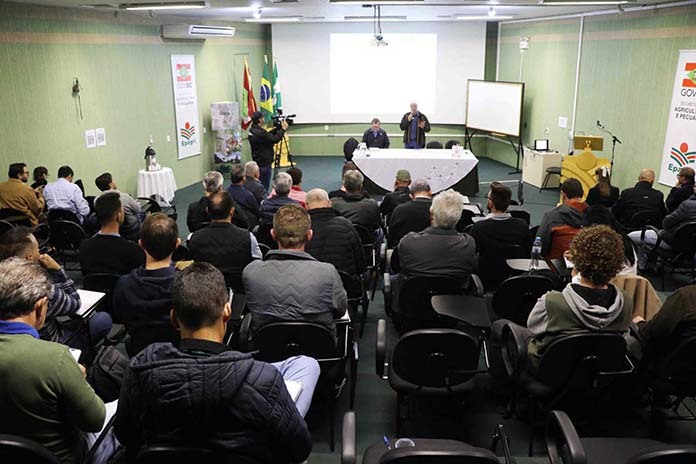 Conseleite divulga valores de referência para o mês de maio e setor leiteiro debate avanços em SC