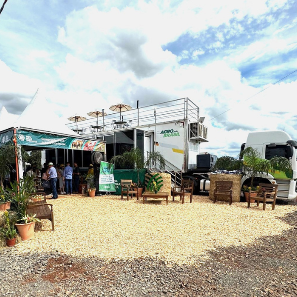 Carreta Agro pelo Brasil atrai público expressivo no Itaipu Rural Show