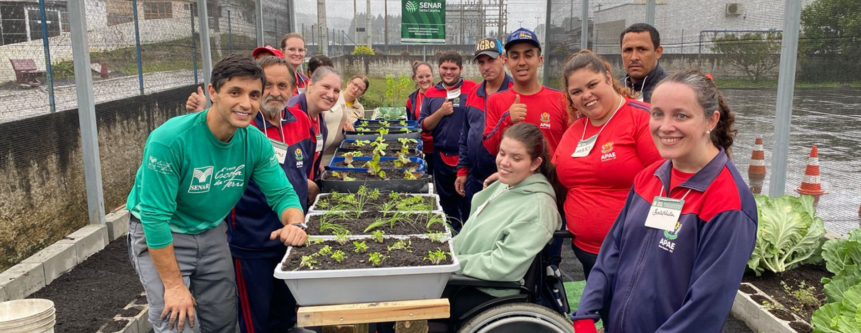 Treinamento Cultivo Protegido de Hortaliças promove a inclusão na APAE de Bom Retiro