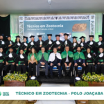 Novos profissionais celebram a conclusão do Curso Técnico em Zootecnia no polo de Joaçaba
