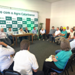 FAESC debate demandas estratégicas do agro no Oeste e Extremo Oeste catarinense, durante reunião regional em Chapecó