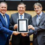 FAESC é homenageada pela parceria ao longo dos 50 anos da Embrapa Suínos e Aves