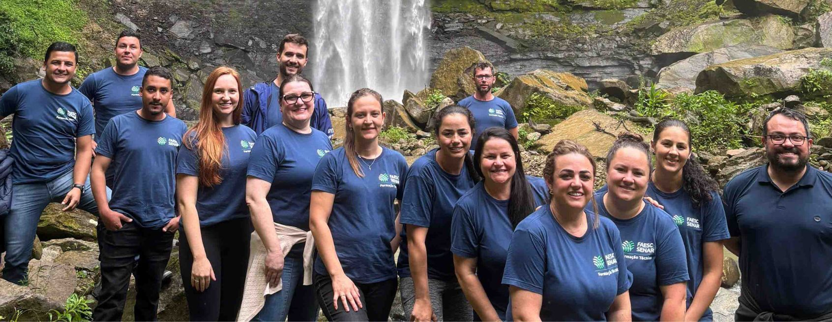 Turma do Curso Técnico em Florestas conhece produção florestal