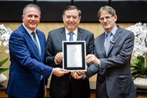 FAESC é homenageada pela parceria ao longo dos 50 anos da Embrapa Suínos e Aves