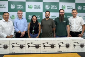 Tecnologia no campo: Sistema FAESC/SENAR entrega kits de drones para capacitações