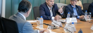 Orçamento para rodovias federais de SC e fim da escala 6X1 preocupam setor produtivo