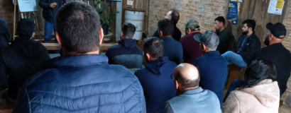 Oficina técnica orienta produtores sobre manejo do maracujá em Urussanga