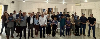Produtores de Faxinal dos Guedes recebem títulos do Programa Lar Legal Rural