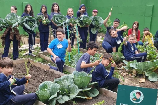 “Plantando para o Futuro” é implementado com sucesso em mais uma escola catarinense