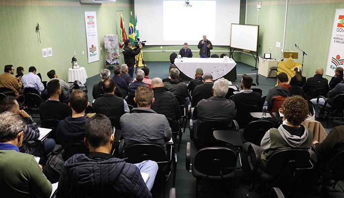 Conseleite divulga valores de referência para o mês de maio e setor leiteiro debate avanços em SC