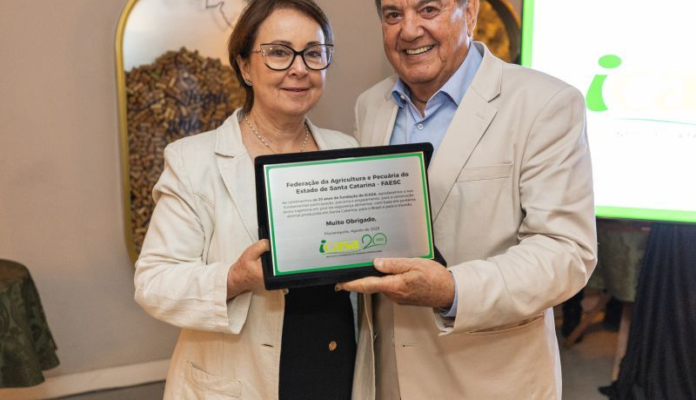FAESC é homenageada durante comemoração dos 20 anos do ICASA