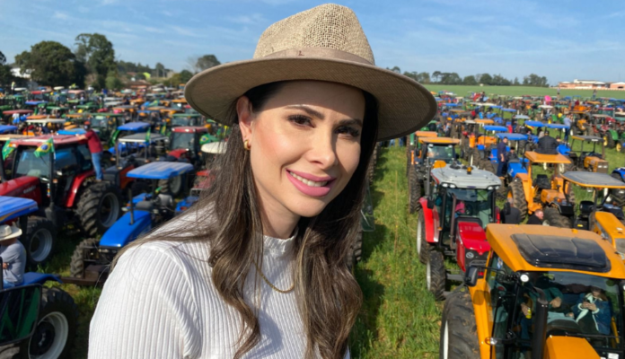 CCJ aprova projeto relatado por Carol De Toni que incentiva uso de máquinas elétricas no campo