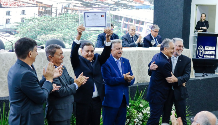 José Zeferino Pedrozo recebe título de cidadão paraibano