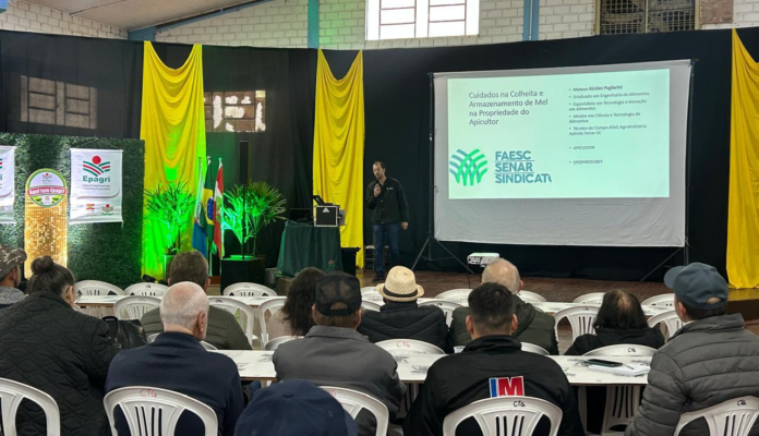 Seminário regional debate boas práticas e desafios da apicultura em Cunha Porã