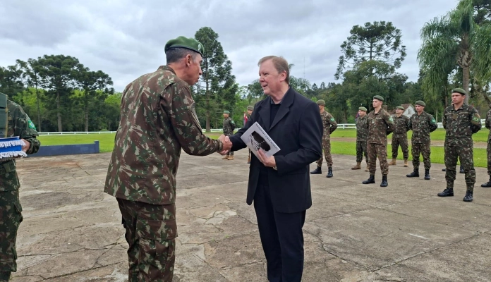 Sindicato Rural de Canoinhas e SENAR/SC recebem título concedido pelo Exército Brasileiro
