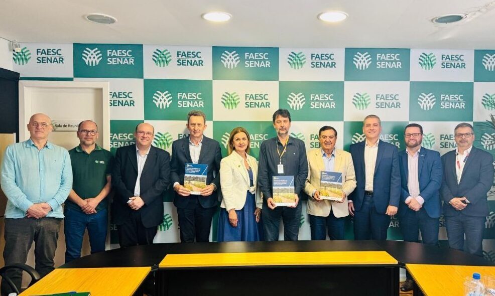CONCCEL apresenta pesquisa com consumidores rurais da Celesc de energia elétrica, durante reunião no Sistema FAESC/SENAR