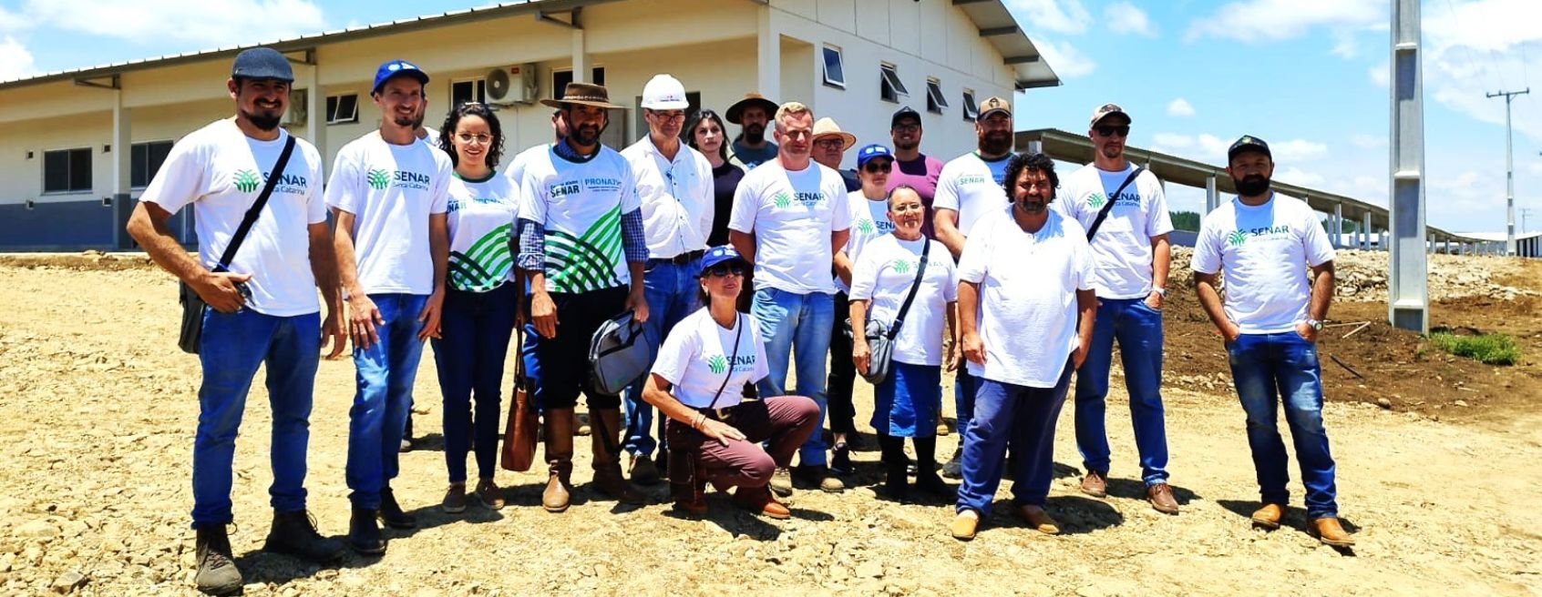 Lages/SC: estudantes de Técnico em Zootecnia visitam nova granja tecnológica catarinense